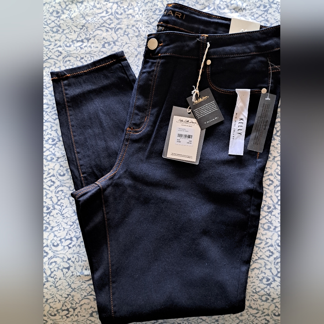 Tahari Kelly Jeans MidRise Skinny Brand New